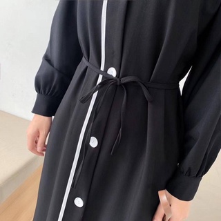 Đầm đen viền trắng siêu sang