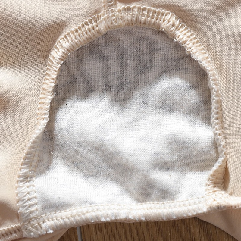 Quần mặc trong váy viền ren chất liệu mềm mại thoải mái cho nữ