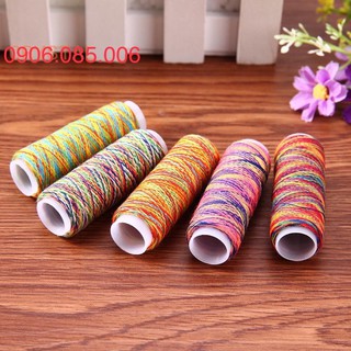 5 ống Chỉ ngũ sắc pha mầu trắng tri quần áo.