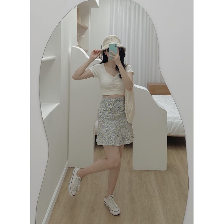 Chân váy hoa nữ rút dây thời trang GAGO gathered side floral mini skirt xanh rêu GO3365 | BigBuy360 - bigbuy360.vn