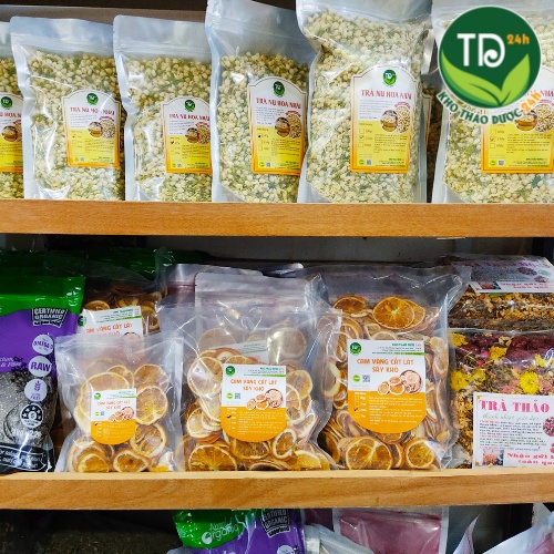 Cam sấy thái lát hương vị ngọt ngào thơm mát, bổ sung vitamin C, chống oxy hóa, tăng cường thể lực, tăng sức đề kháng
