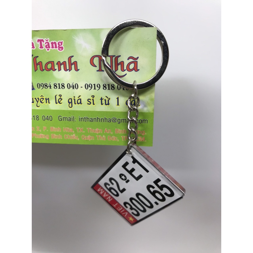 Móc khóa biển số xe có chữ viet nam ( in biển số xe, số điện thoại ) theo yêu cầu - mica tong cao cấp