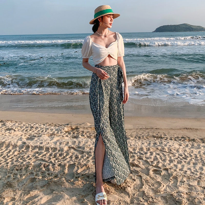 Set Áo Croptop Nhún + Quần Ống Xẻ Họa Tiết Cánh Quạt LSEOUL B1035 Ngọt Ngào Nữ Tính