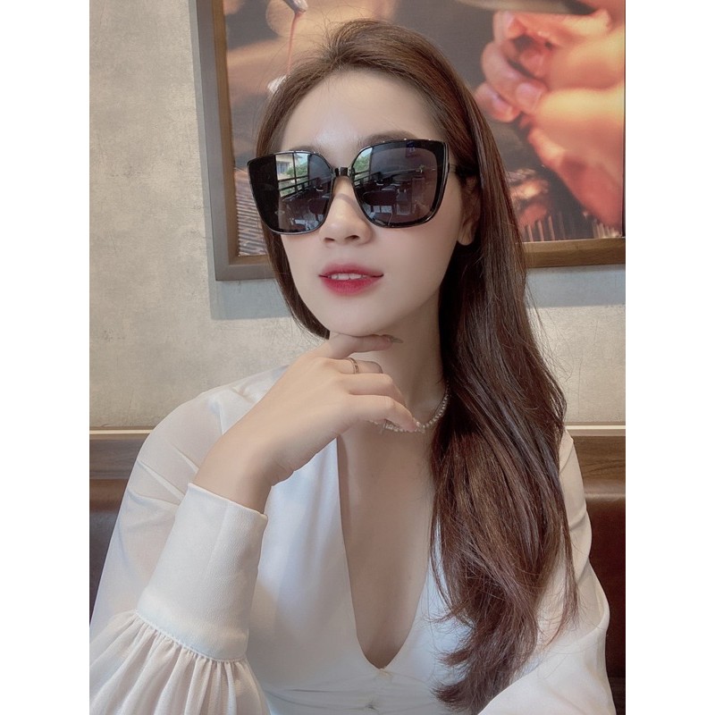 M80. Kính Shein sang sịn mịn ạ, Có Mail mua hàng tại web của hãng.