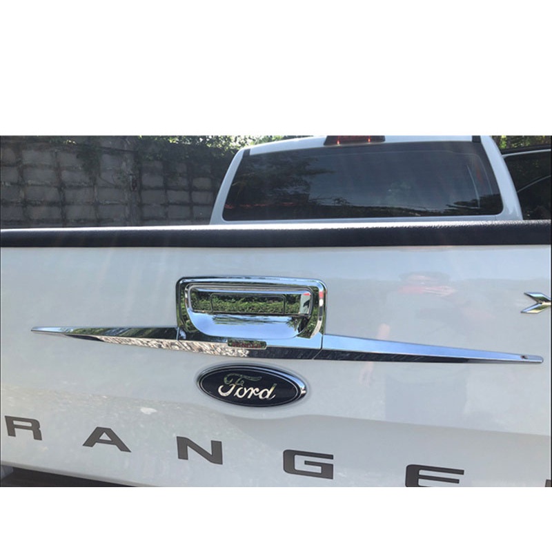 Ốp Tay Mở Cốp Xe Ford Ranger 2016 đến 2021 có 2 màu đen bạc