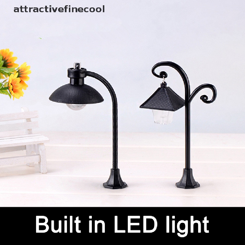 Mô Hình Đèn Đường Mini Trang Trí Sân Vườn