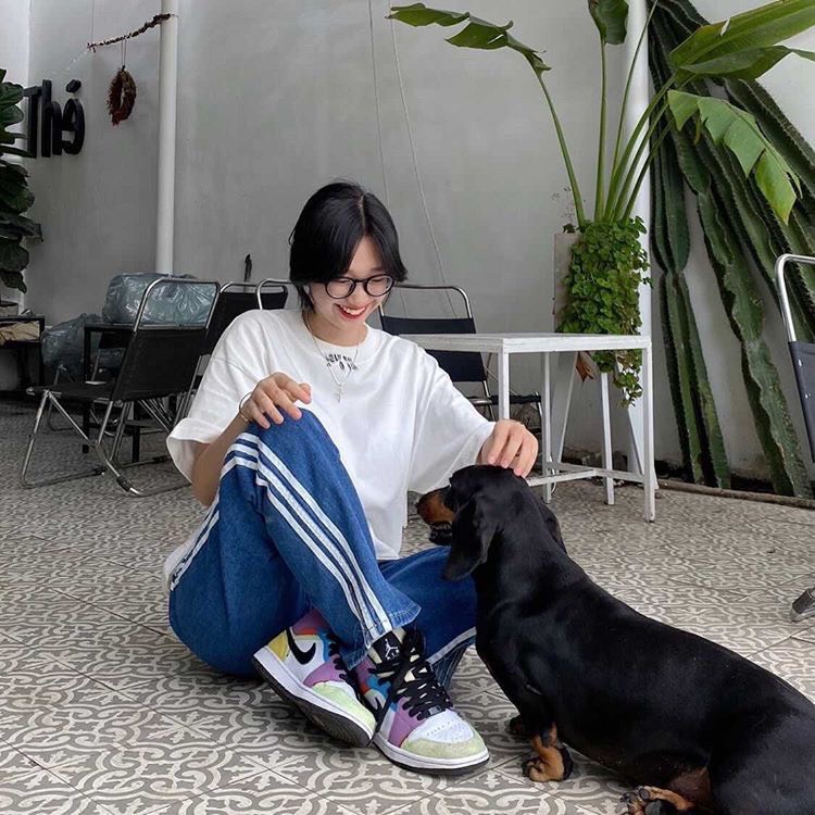 Quần Jeans Dài 3 Sọc Trắng Và Áo Tube Đen Nút Hot Trend [AdorablexBeautiful]