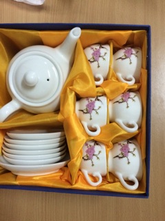 Bộ ấm chén vẽ Hoa đào và đôi chim