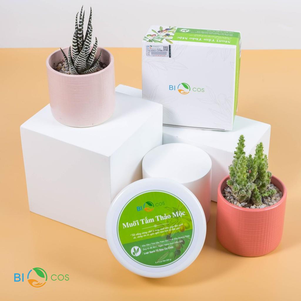 Muối tắm thảo mộc BIOCOS kháng khuẩn, ngừa viêm, tránh cảm, thư giãn và loại sạch tế bào chết 200g