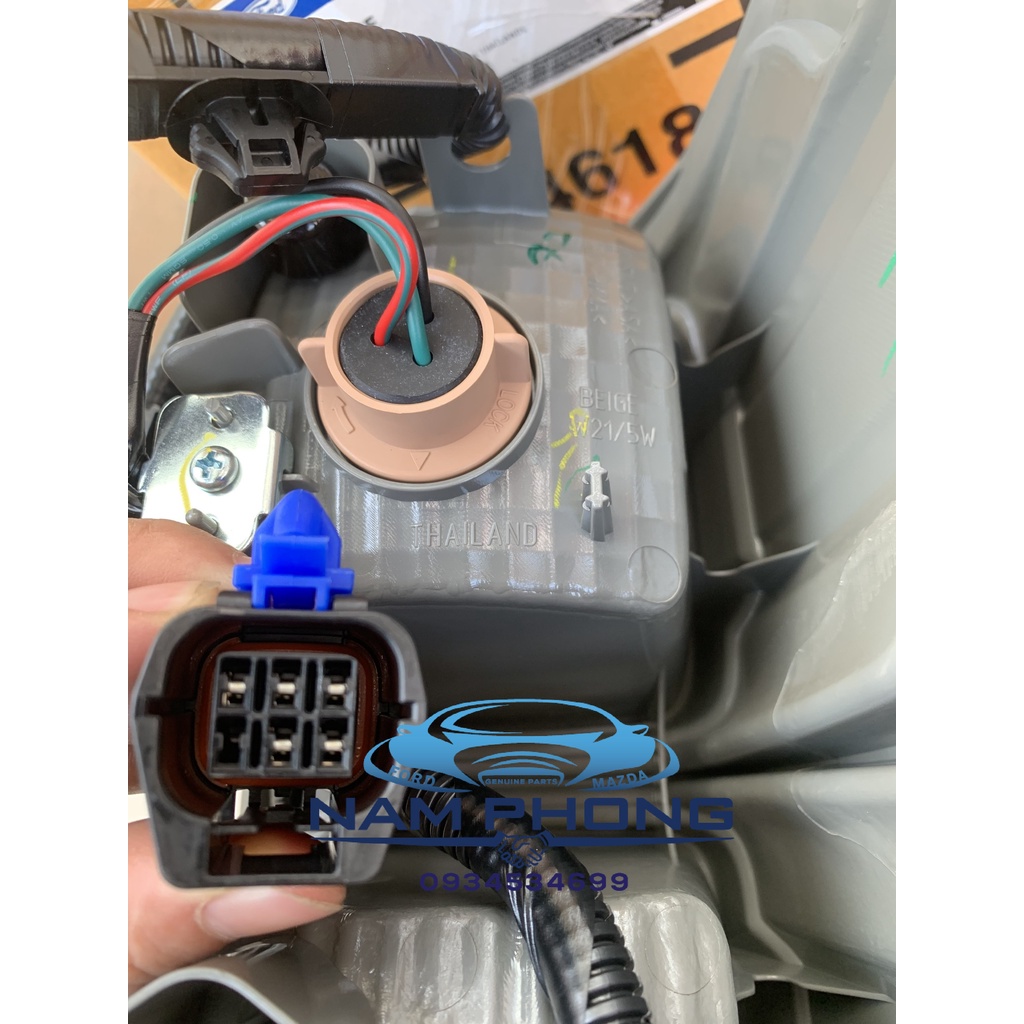 Đèn hậu Ford Ranger WildTrak Bên phải trái Lòng Đen Xám - EB3Z13404L / EB3Z13405H