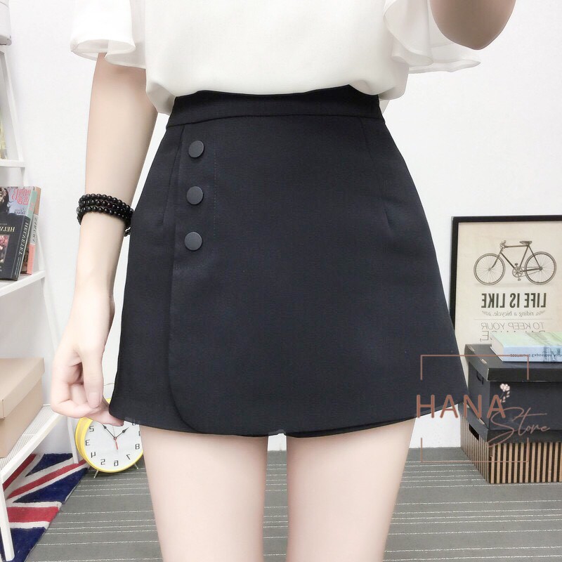 Quần giả váy ngắn chữ A cạp cao vạt chéo phối 3 cúc bấm - Kiểu chân váy a ngắn màu đen vải tuyết mưa mặc đi học làm | BigBuy360 - bigbuy360.vn