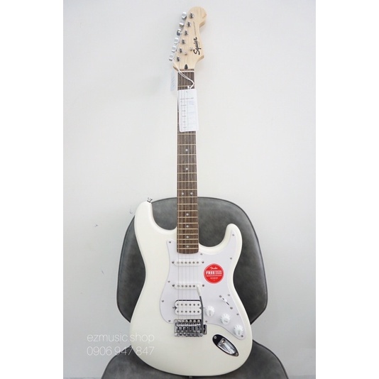 Đàn Guitar điện Squier Bullet Stratocaster HSS màu AWT