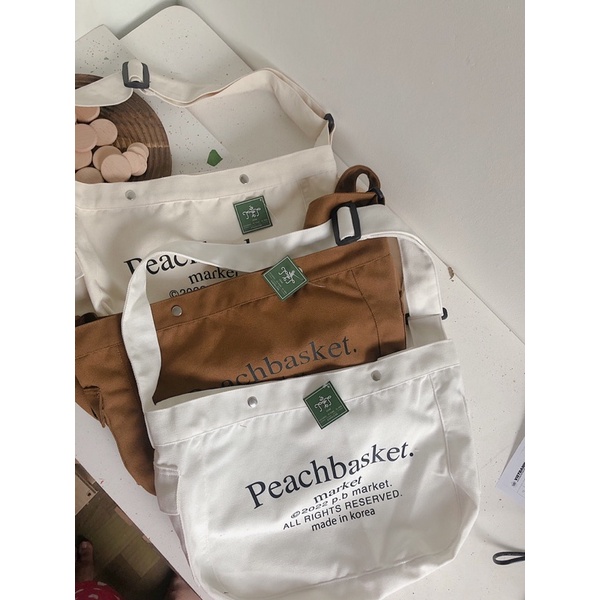 Túi đeo chéo Peachbasket form siêu to chuẩn Hàn (có sẵn, hình thật)