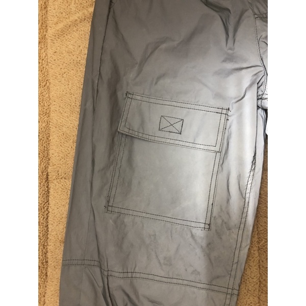 Quần BDG phản quang Urban Oufitters