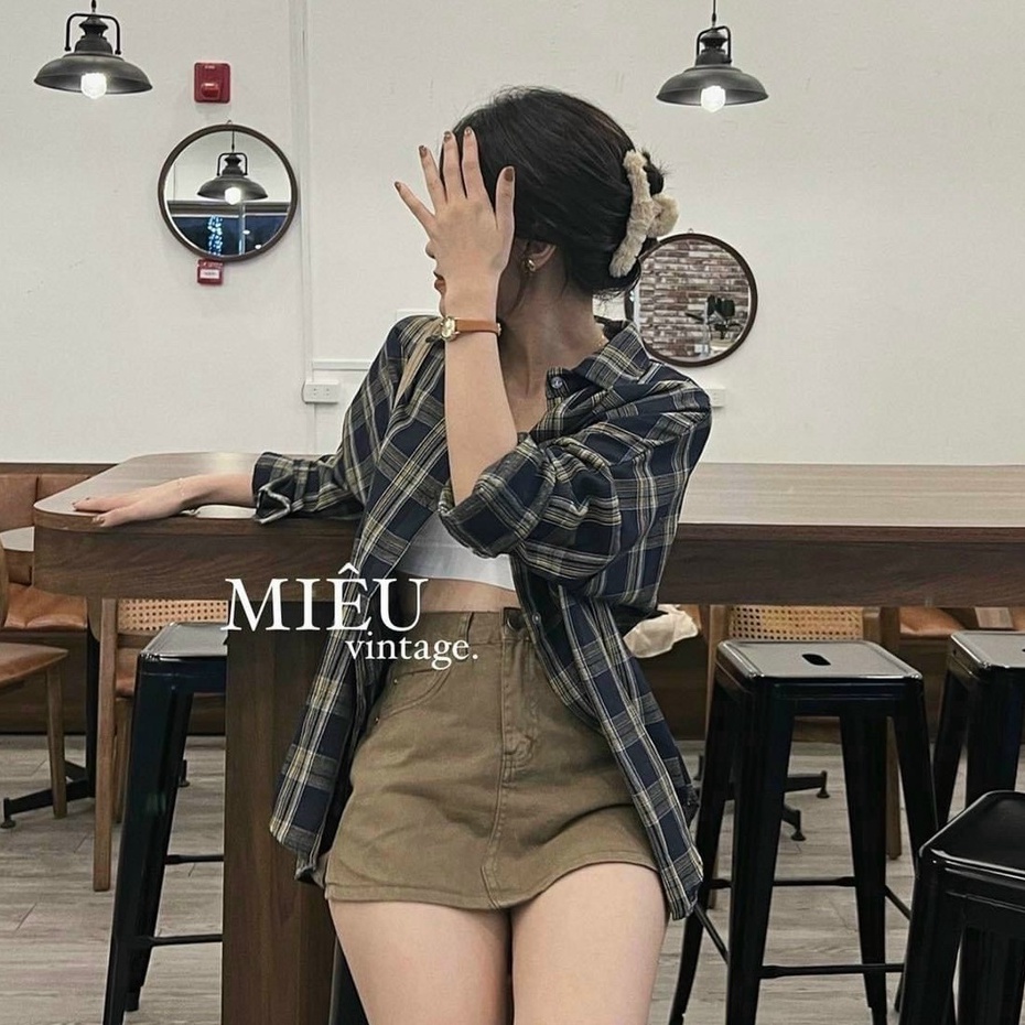 SET ÁO CROP 2S TRẮNG TĂM KÈM SƠ MI CARO + CHÂN VÁY NUDE