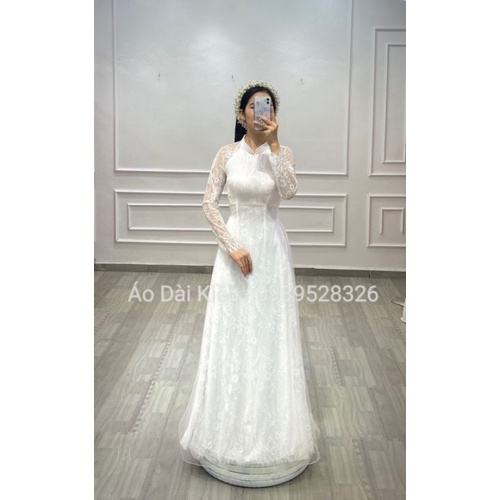 Áo dài dâu trắng ren, kiểu basic sang trọng (Ảnh shop tự chụp)