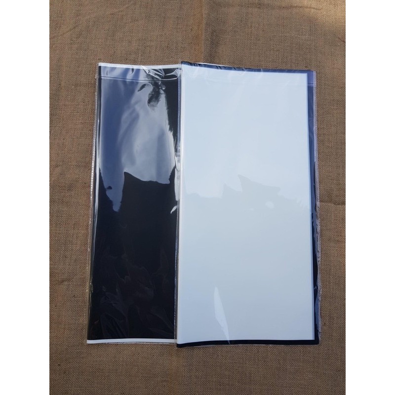 Giấy gói hoa viền đen trắng