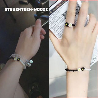 Vòng Đeo Tay STEVENTEEN WOOZI Vòng Tay Chuỗi Hạt Hình Hoa Màu Đen Trắng