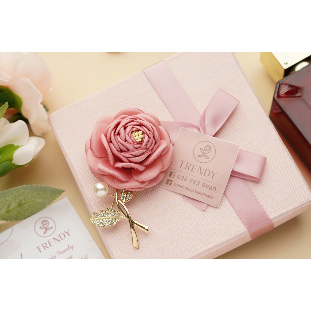 Hoa cài áo - hoa trà cài áo cành đá trai cao cấp màu vàng - Hoa vải cài áo handmade