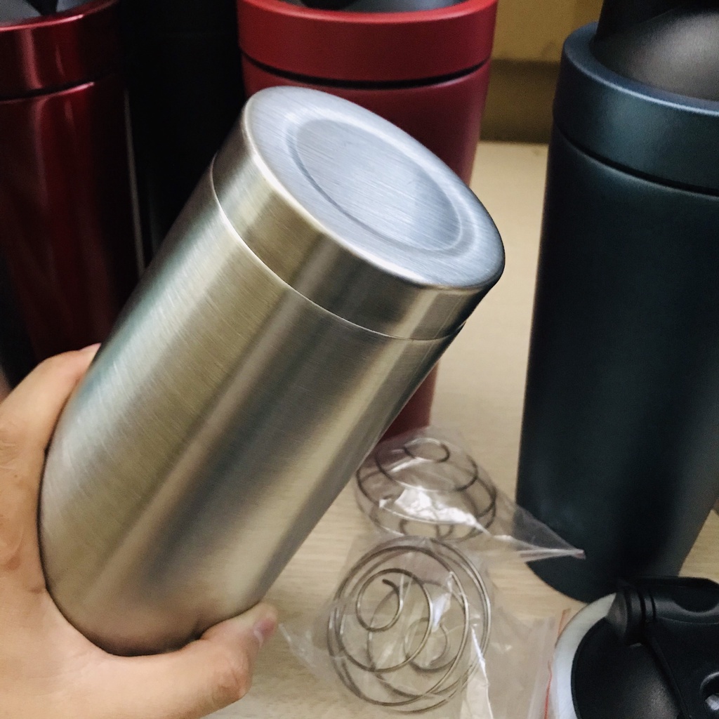 [Màu ĐEN Bạc] Bình Lắc Shaker Đựng Nước Inox 800ml – Màu Đen Bạc - Tập Gym Thể Thao Chính Hãng Amalife – Kèm Bóng Lò Xo