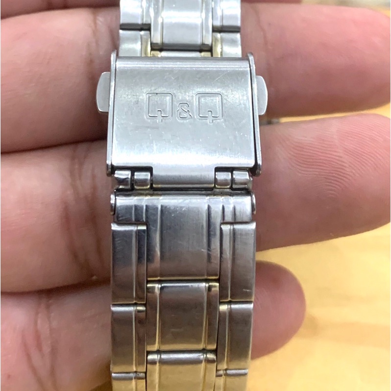 Đồng hồ nam Si Nhật.Máy Japan 100%.Pin Solar.Radio Control.Hiệu Citizen Q&Q.Size 40.Dây khoá Zin.Hàng VIP