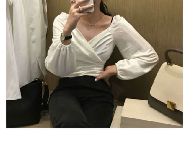 Áo croptop tay bồng hot hit