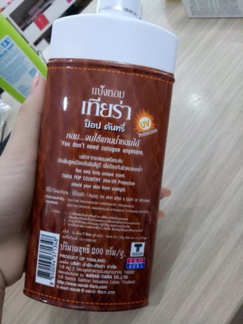 Phấn rôm TIARA chai 180g