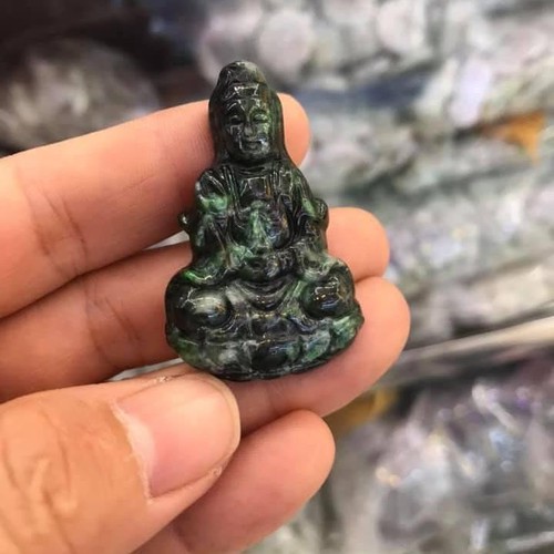 MẶT DÂY CHUYỀN QUAN THẾ ÂM BỒ TÁT NGỌC PHỈ THỦY THIÊN NHIÊN