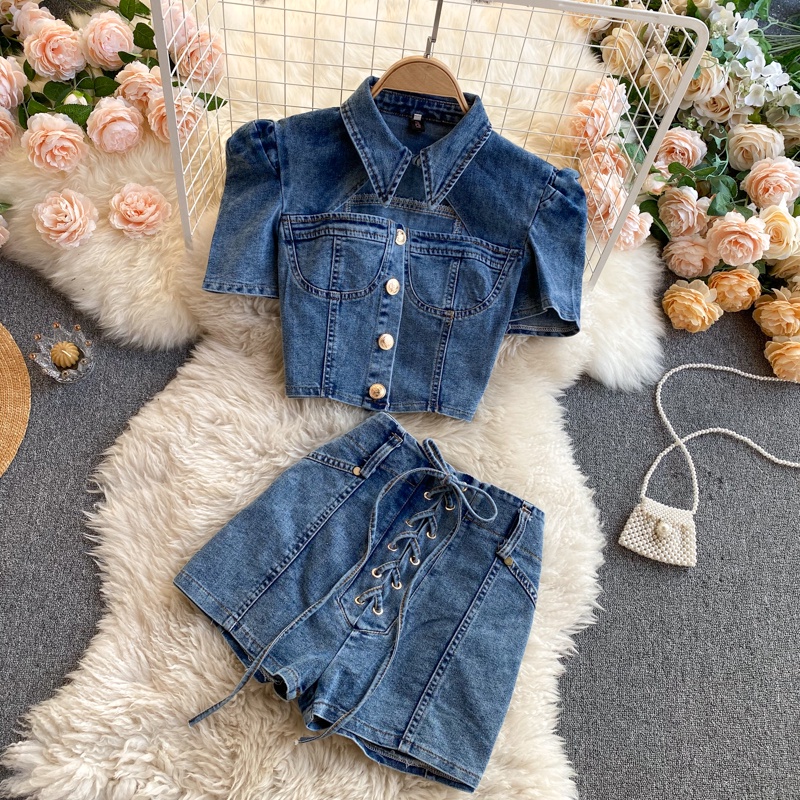 Bộ bò thời trang áo croptop + quần short   230222