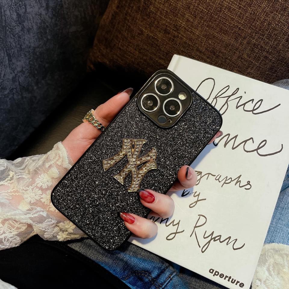 Ốp nhũ đen bảo vệ cam gắn chữ N.Y đá nổi iphone 7plus/8plus/X/Xs/Xsmax/11/11promax/12/12pro/12promax/13/13pro/13promax