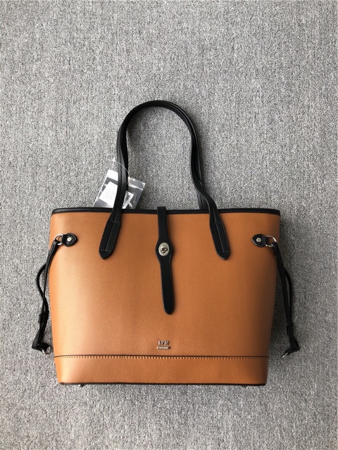 𝐓𝐮́𝐢 𝐋𝐲𝐧 - 𝐌𝐚̂̃𝐮 𝐦𝐨̛́𝐢