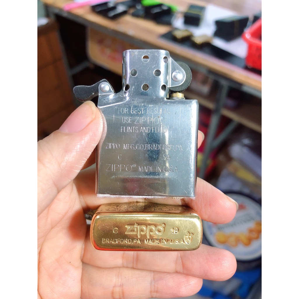 VỎ BẬT LỬA ZIPPO ARMORR KHẮC ĂN MÒN 5 MẶT SƯ TỬ-VỎ DÀY