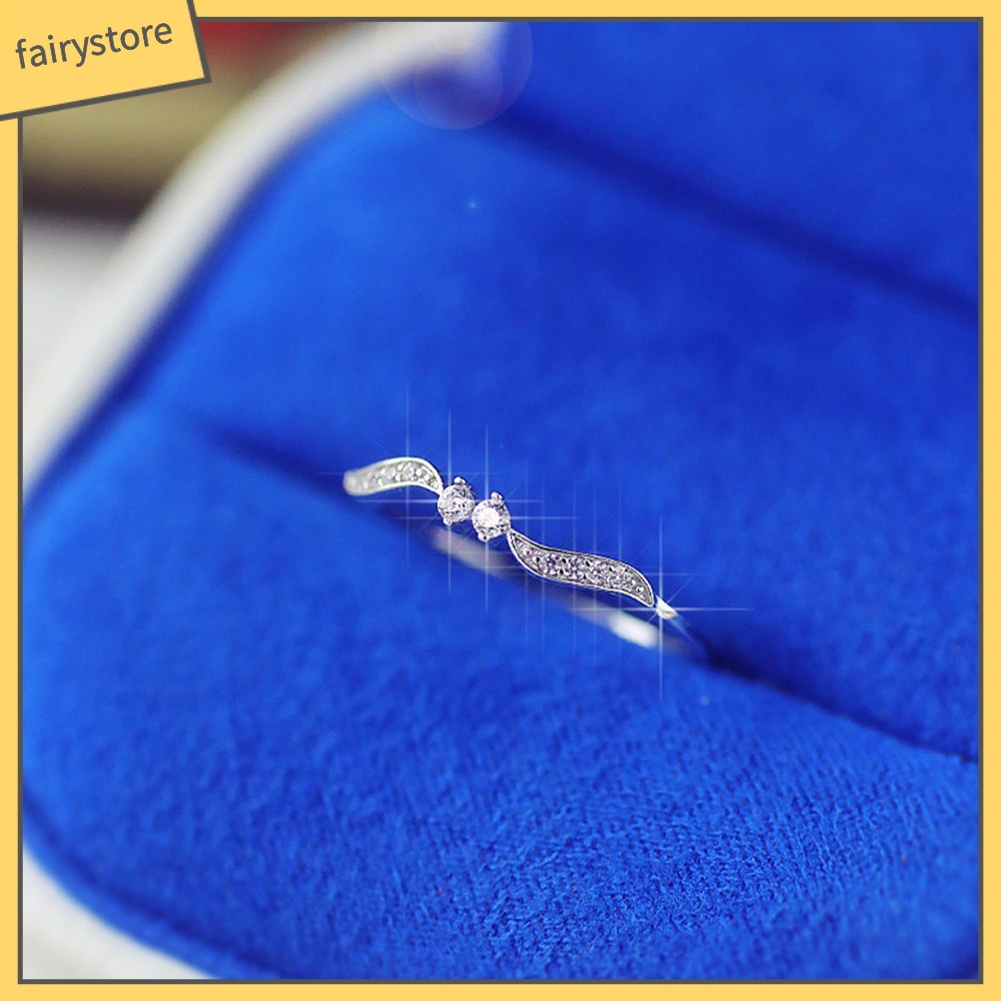 Nhẫn Hợp Kim Hình Chiếc Lá Đính Đá Xinh Xắn Cho Nữ