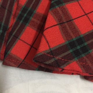 Chân váy caro đỏ ngắn