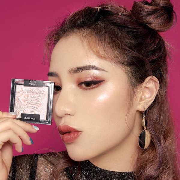 Phấn bắt sáng Wet n Wild MegaGlo Highlighting màu Precious Petals | BigBuy360 - bigbuy360.vn