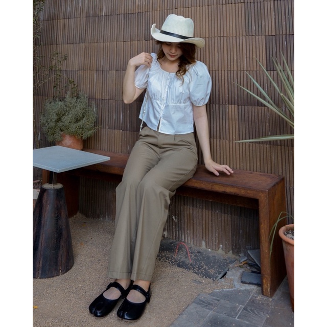 Quần vải ống suông lưng cao 93% Comic