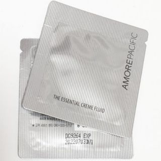 Gói dùng thử Kem dưỡng trắng da chống lão hóa AMOREPACIFIC THE ESSENTIAL CREME FLUID9