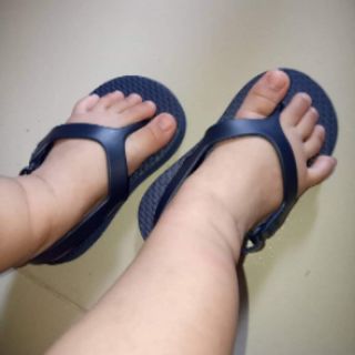 Mình bán combo giày cho bé