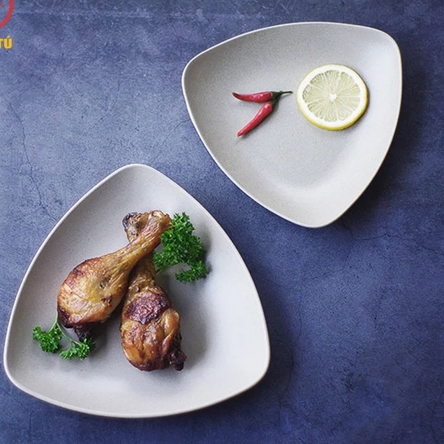 Dĩa tam giác nhựa Melamine nhám Nâu