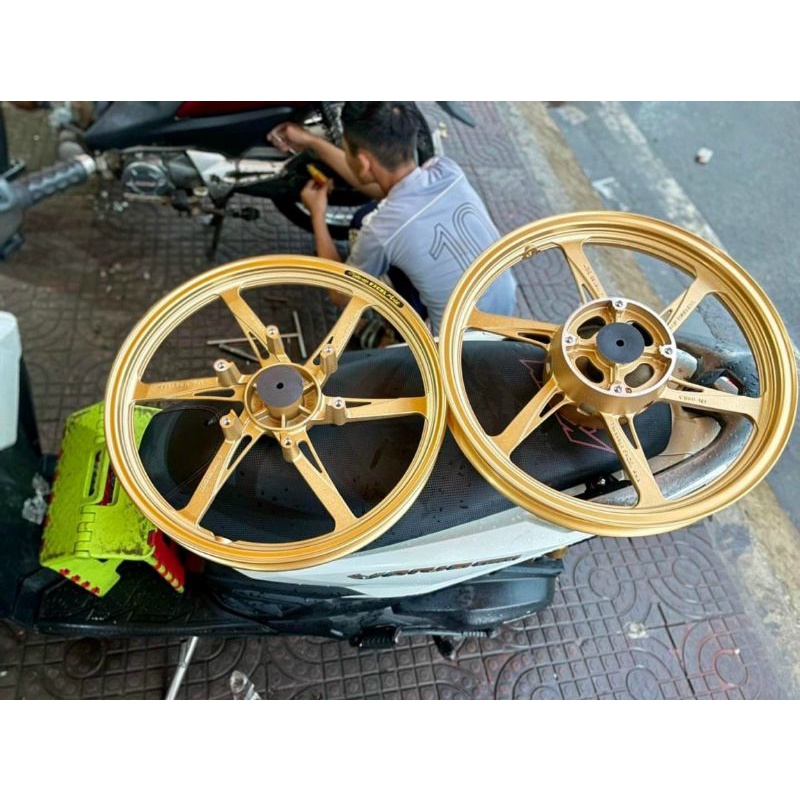 Mâm Excel Malaysia Winenr/WinnerX