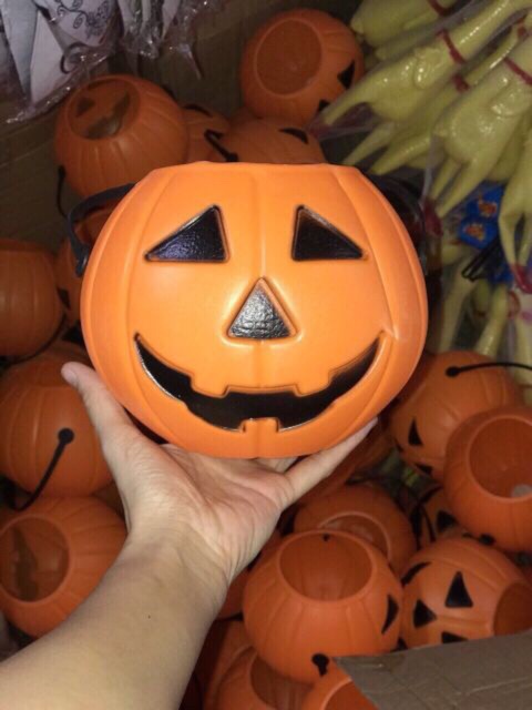 Giỏ Bí ngô nhựa đựng kẹo Halloween