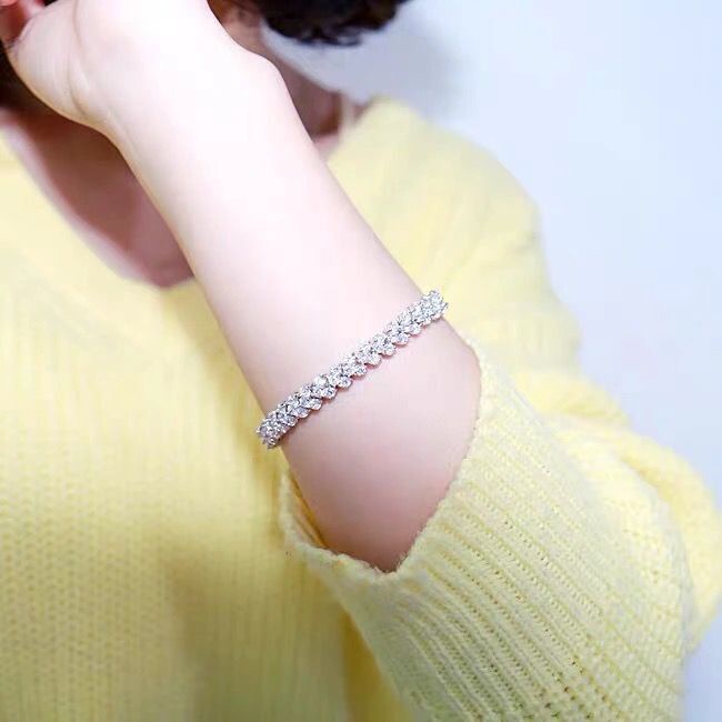 Vòng Tay Hợp Kim Đính Đá Thiết Kế Đơn Giản