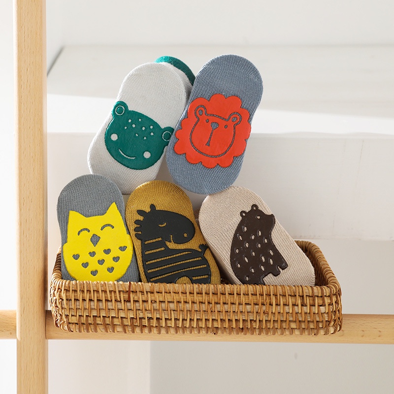 Combo 3 đôi tất vớ chống trơn cho bé Tập Đi Vải Cotton Đế Silicon Hoạt Hình ( 3-TAT Animals )