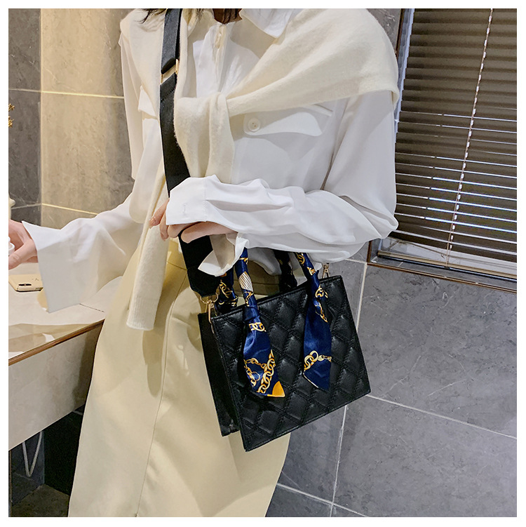 Túi xách đeo chéo thời trang cho nữ