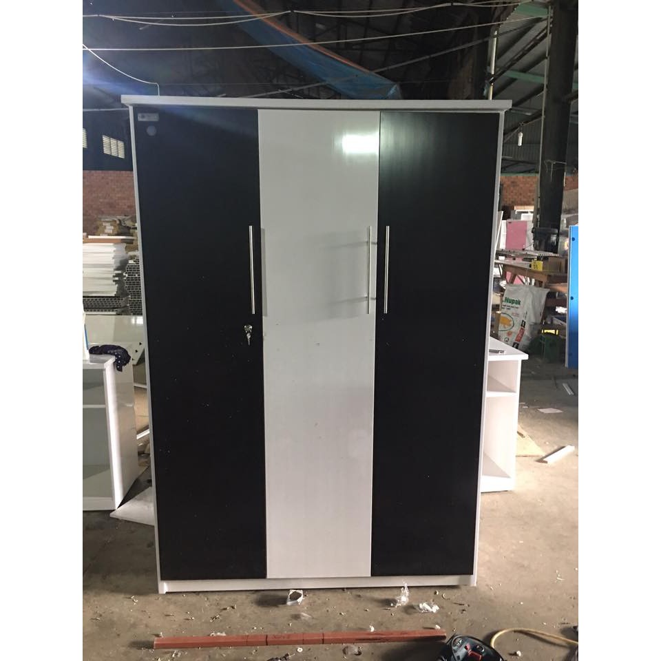 Tủ nhựa đài loan 3 cánh thẳng 1m26*1m85*48 (ko có hộc)