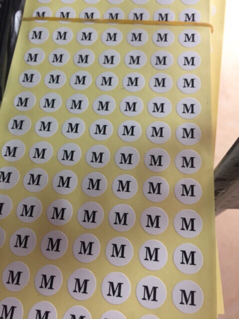 250 miếng dán là 5K - Decal size dán chữ số