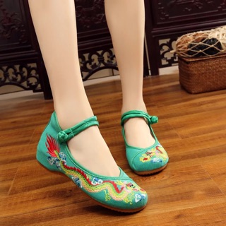 Giày vải thêu( hàng oder ko có sẵn)