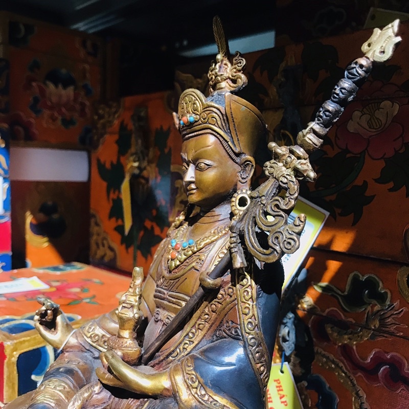 [PHÁP BẢO MINH CHÂU] TƯỢNG LIÊN HOA SANH ĐỒNG NEPAL 22CM - THIẾT KẾ TỈ MỈ - TINH XẢO