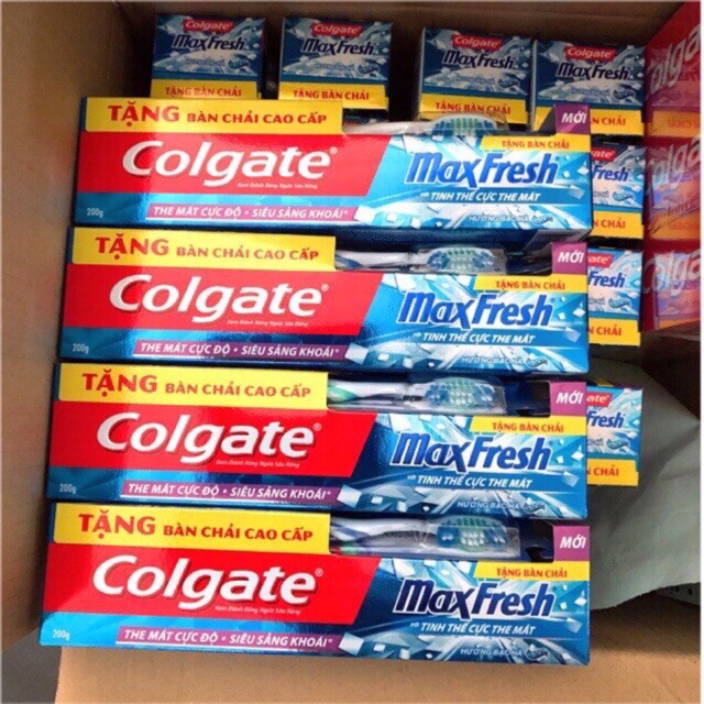 Kem đánh răng Colgate MaxFresh hương bạc hà tuýp 230g +tặng bàn chải