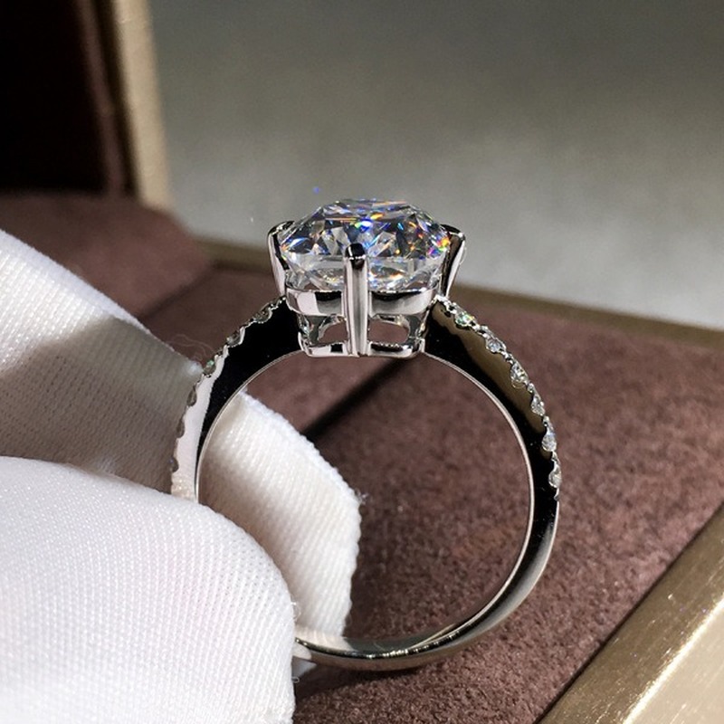 New 18k Platinum Moissanite Ring Women